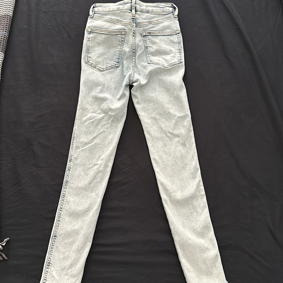 WE THE FREE ACID WASH SKINNY HIGHWAISTED JEANS - Picture 4 of 5